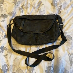 Lululemon All Night Festival Bag